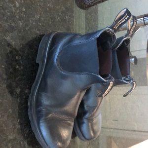 Blundstone size 5 1/2 Black